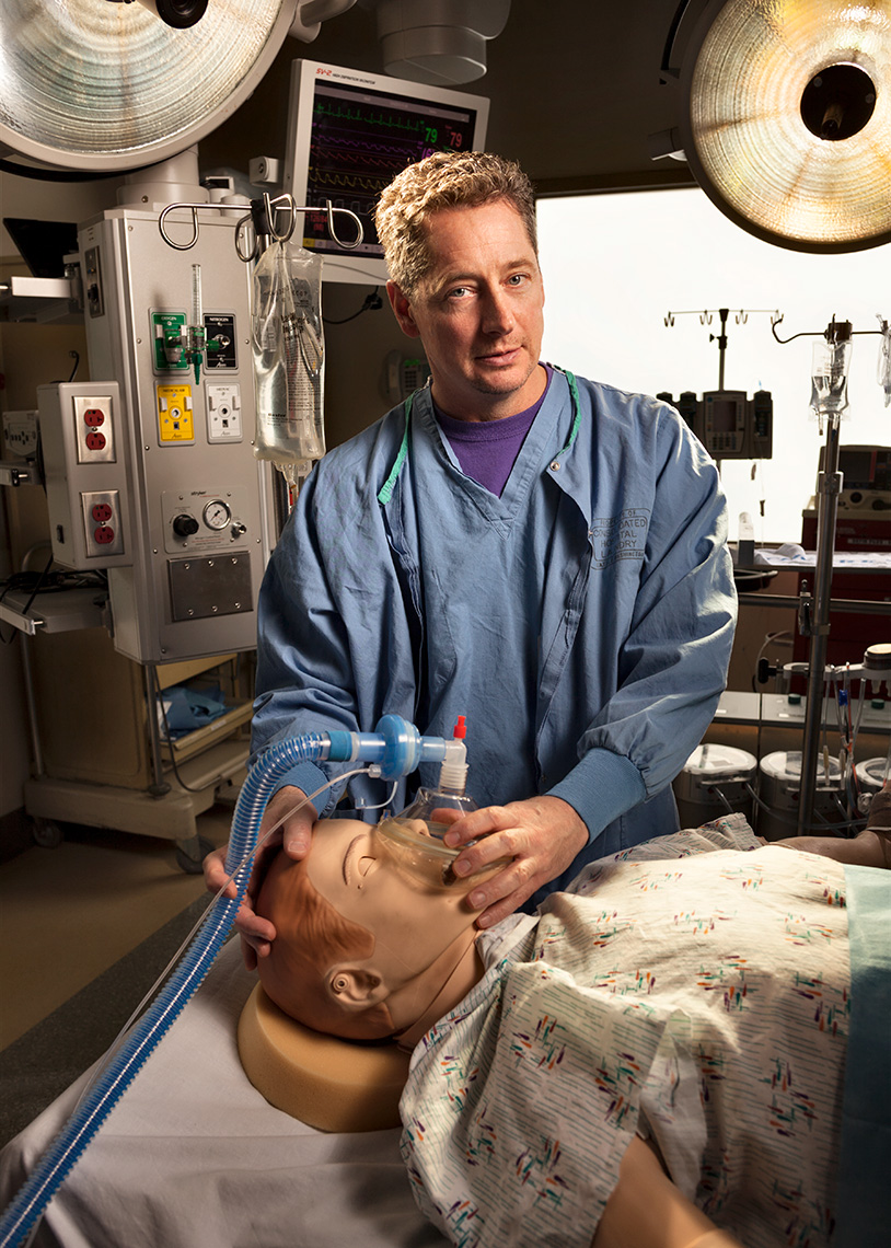 Anesthesiologist, University of Washington, UW Medicine, Annual Report, Magazine photography, Seattle Photographers, Business photography, trade magazine photography, corporate, editorial, advertising photography, headshot photography, executive portrait photography Rick Dahms_Seattle
